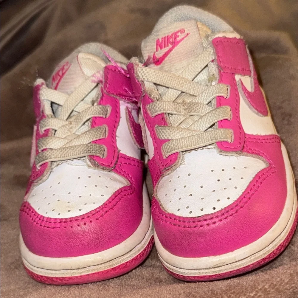Nike Dunk Low Baby/Toddler Sneakers in Pink and White 5C